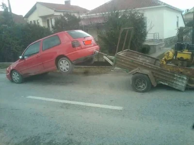 goferek - WIESIU ŻUREK Z GUMIAKIEM PAKOWALI ŻAPKE NA TRZYCZEPKE A MŁODY STAŁ NA DYSZL...