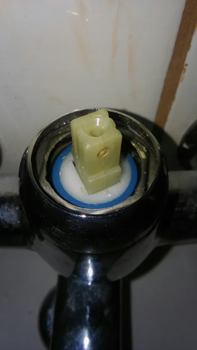 PIGMALION - #hydraulika #narzedzia

 Potrzebuje zmienic glowice w baterii umywalkowej...