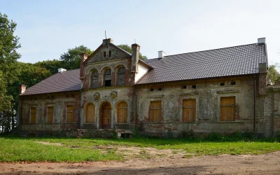 plpi - ciekawe czemu w artykule jest tak stare zdjęcie dworu? Aktualnie wygląda on bo...