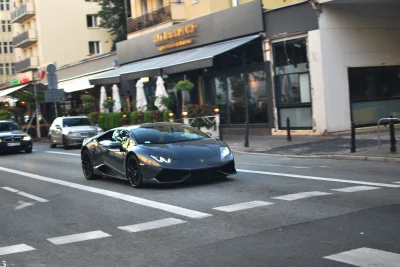 e.....o - Lamborghini Huracan - następca BabyLambo, czyli Lamborghini Gallardo. 
Cie...