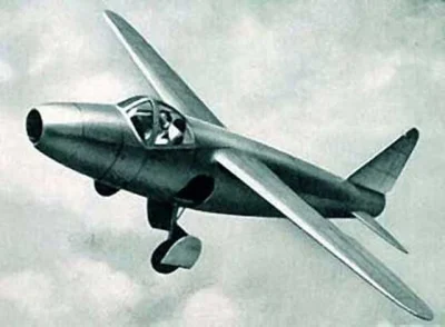 kuba70 - @NTmax: Pierwszy był niemiecki Heinkel He 178, który latał już w sierpniu 19...