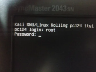 AidenStudio - #kalilinux Kiedy odpalam świeżo zainstalowanego kalilinuxa (zainstalowa...