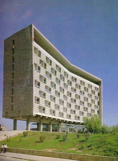 P.....f - Rzadkie zdjęcie Hotelu Forum z lat 70.
#krakow #krakowokiempantografa