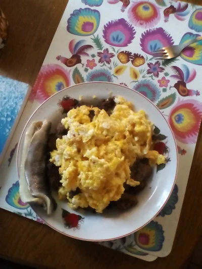 anonymous_derp - Dzisiejsze śniadanie: Smażona wołowina mielona, jajecznica z 7 jaj, ...