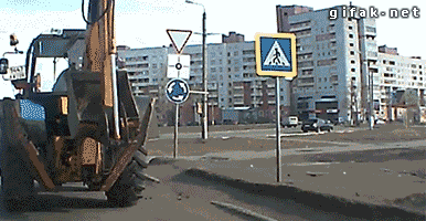 F.....x - #technologia #traktory #wypadek #gif Miał farta( ͡° ͜ʖ ͡°)