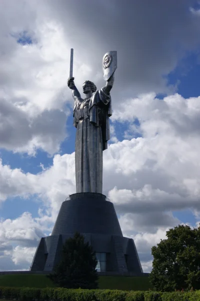 CyganskiKsiaze - @tomasz-szalanski: Pomnik matki Ojczyzny w Kijowie jest większy. "Zb...