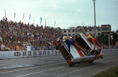 JimmyFireClub - sztuczka z tzw Auto Rodeo- byłem na tym z tatą w latach 80-tych

ht...