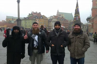LaPetit - > Niektórzy muzułmanie są biali
@Krzemien: ta, przekonwertowani. W Polsce ...