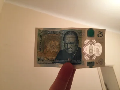 Gollumus_Maximmus - Fajne to nowe 5 funtów. 
#uk #funty #numizmatyka