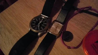 HerrJacuch - Czasomierze. Mój i różowego. Ładne. 
#watchboners #zegarki 
SPOILER