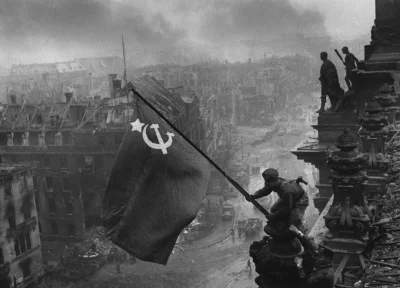 siwymaka - Flaga na Reichstagu.

Symbolem zakończenia II wojny światowej w Europie ...