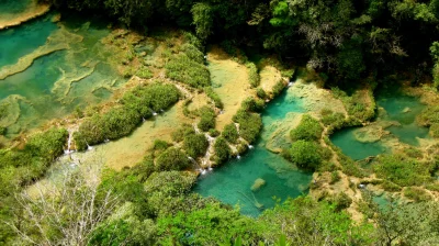 B4loco - "Tarasowe baseny" Semuc Champey, Gwatemala. Foto zródłowe o dużej rozdzielcz...