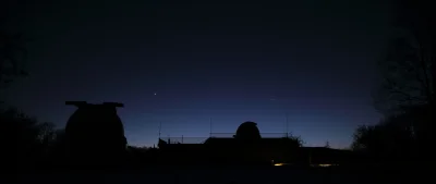 Al_Ganonim - Obserwatorium Astronomiczne UJ tuż po dzisiejszym zachodzie Słońca.
W t...