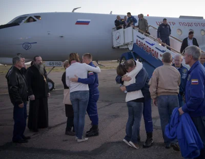 blamedrop - > Expedition 57 Crew Returns to Baikonur

 Cosmonaut Alexey Ovchinin of ...