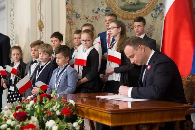 k.....m - #duda #polityka #cenzoduda

Andrzej Duda delegalizuje partię KORWIN. Podp...