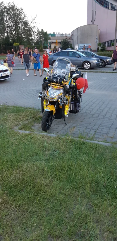 soadfan - Taka perełke spotkałem dzisiaj w Knurowie

#knurow #patologiazewsi #motoryz...
