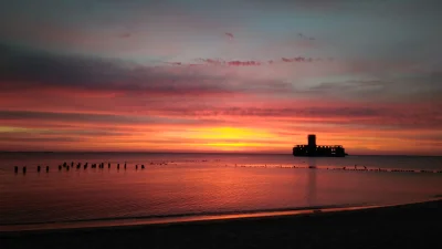 Bianconero - Wschód słońca nad Bałtykiem w drugi dzień lata po nocce na plaży, #mojez...