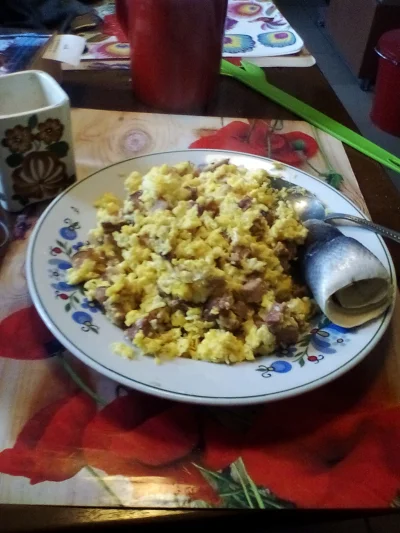 anonymous_derp - Dzisiejszy obiad: Jajecznica ze starą szynką wędzoną, marynowany fil...