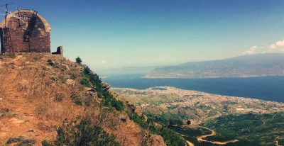 gitezcrul - Wzgórze na Sycylii, w oddali miejscowość Messina, jeszcze dalej Włochy
#...