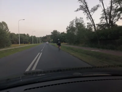 koters - Kolejny kretyn.
Tak, tam po prawej super piękna ścieżka rowerowa.
#motoryzac...