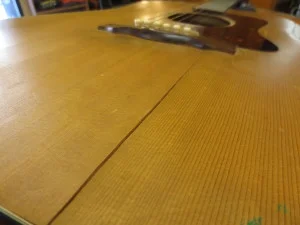 johny-kalesonny - @StarsThief: Jak masz gitarę z litego drewna, to w okresie zimowym ...