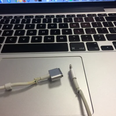 jepek - Nie ma co #apple robi najlepsze kable na Ziemi! 

#ios #iphone #mac #gorzki...