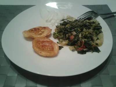 gwiezdna - Wygralam #kolacja :D grillowane oscypki ze szpinakiem, warzywami i greckim...