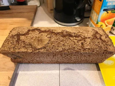 O.....9 - #gotujzwykopem #chleb 
Chleb upiekłem dla żony bo ja takich węgli nie jem ...