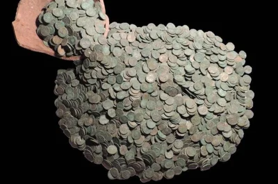 Zwiadowca_Historii - Ponad 3000 rzymskich monet zostało odkryte przez dwóch poszukiwa...