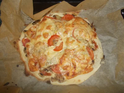 AlexAnderson - #pizza #gotujzwykopem 

Moja pierwsza własnoręcznie zrobiona pizza w...