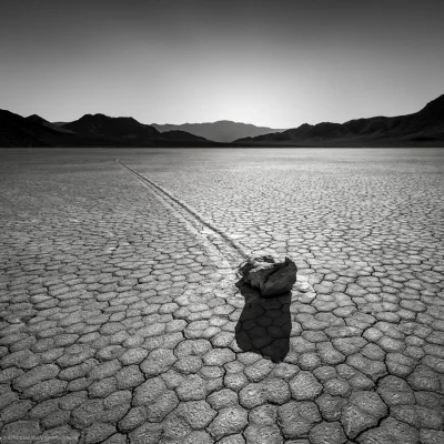 Hoverion - fot. Dave MacVicar 
Sailing Stone, Racetrack Playa, Death Valley
#fotogr...