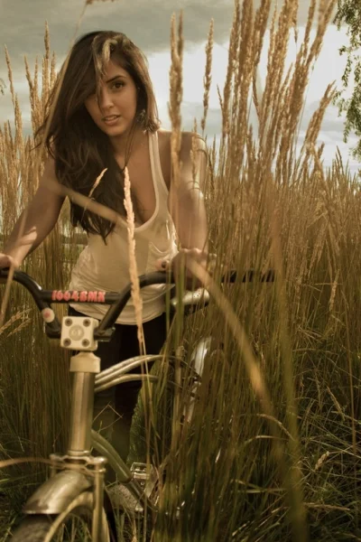 v.....r - #bikegirls

#ladnapani