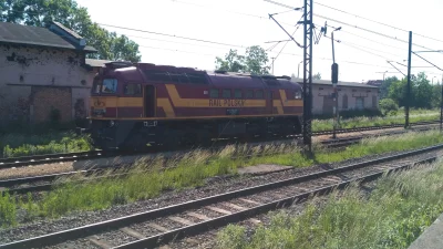 sylwke3100 - Nie podoba mi się ten Lok.

#kolej #pociagi #lokomotywa