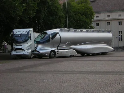 S.....g - Zawsze lubię oglądać zdjecia takich obiektów - opuszczonych stosunkowo nied...