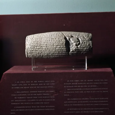 Jossarian - Taka ciekawostka dotycząca wspominanego w artykule "Cylindra Cyrusa". W r...
