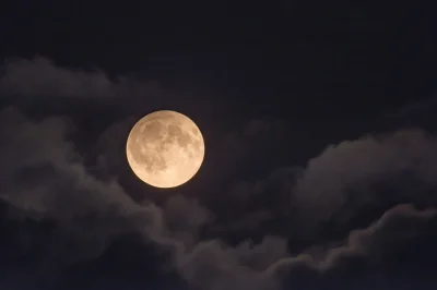 namrab - I jeszcze jedna fotka z zeszłej nocy. Podczas zaćmienia północna półkula Ksi...