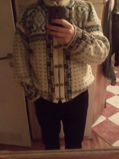 Fevx - sweter dostalem z Norwegii, 100 % welny, cieply jak pieklo, fituje? :D
#ubiera...