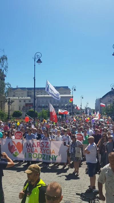 ntdc - Tłumy na dzisiejszym marszu w Warszawie.

#marszdlazyciairodziny #polska #wa...