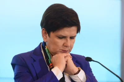 syn_admina - Szydło 50 razy latała trzema wojskowymi samolotami do domu. Armia staje ...