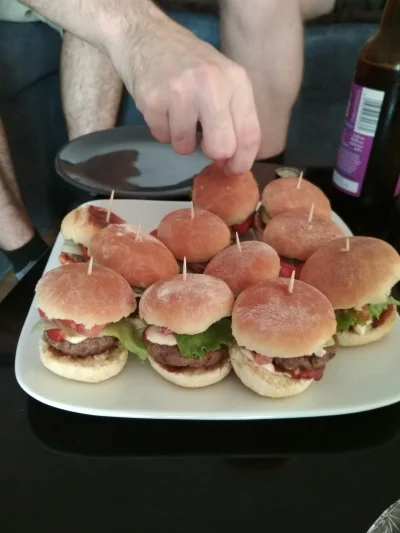 karpatka_ - Mini burgery na imprezkę (ʘ‿ʘ) #gotujzwykopem