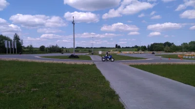 Aga_Be - Wraz z @waldinio i @noriad pozdrawiamy z motoparku ( ͡° ͜ʖ ͡°)
#krakow #mot...