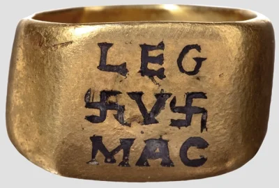 likk - złoty pierścień rzymskiego oficera Legio quinta Macedonica -datowany na przeło...
