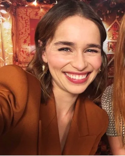 FoxX21 - Dzień dobry (｡◕‿‿◕｡)
#emiliaclarke #ladnapani