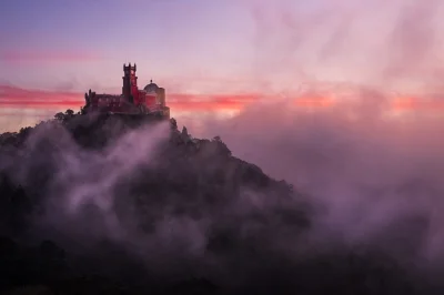 Sensitive - Wspaniały zachód słońca w Sintra na szczycie Castelo dos Mouros



#earth...