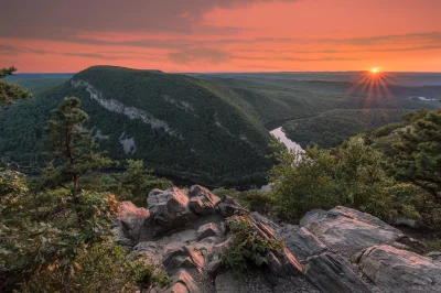 Elthiryel - Zachód słońca nad rzeką Delaware w stanie New Jersey

źródło

#earthp...