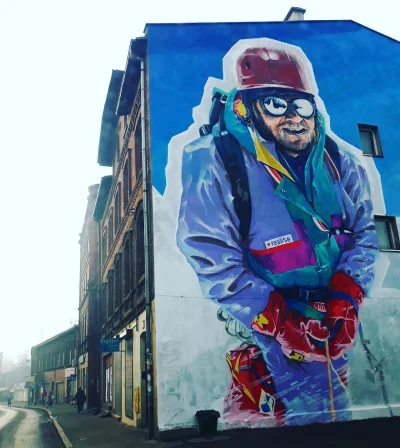 wo0jtek - Nowy mural w Katowicach, lustrzane odbicie zdjęcia z komentarza 
#katowice...