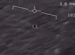 RFpNeFeFiFcL - Piloci Marynarki Wojennej US Navy opowiadają o obserwacjach UFO - niez...