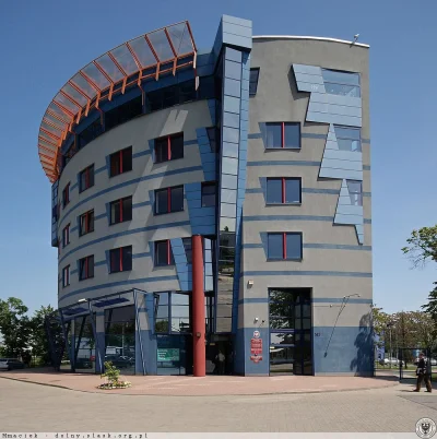 luznoluzno - @kirinasta: budynek Dolnośląskiego Urzędu Skarbowego to również kunszt a...