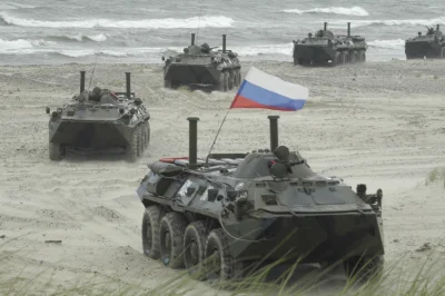 uziel - #militaria #czerwonastronamocy rosyjskie wojsko na plazy w Ustce. Ćwiczenia B...