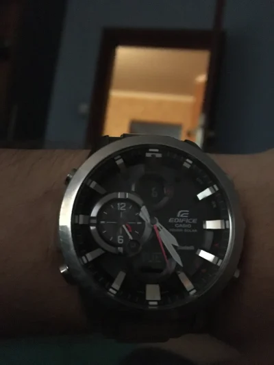 CharlieCharles - @Benny_SaSinbe: tylko #edifice ! ( ͡º ͜ʖ͡º) bardzo lubię zegarki z t...